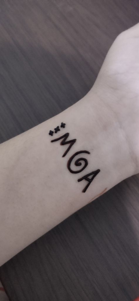 Kpop Henna Designs, Moa Txt Tattoo, Txt Tattoos Ideas Kpop, Txt Tattoos, Kpop Tattoo Ideas, Kpop Tattoos, Hand And Finger Tattoos, Cute Tiny Tattoos, Finger Tattoos