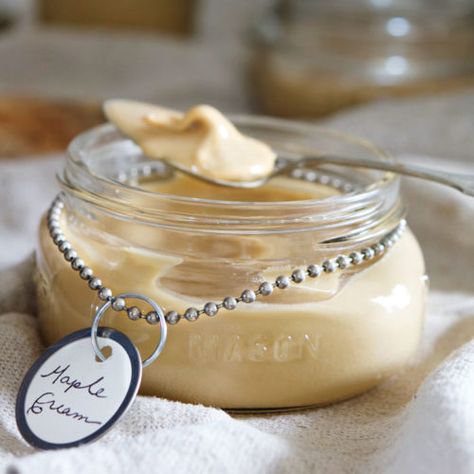 Traditional Hand Stirred Maple Cream. | The Art of Doing StuffThe Art of Doing Stuff Maple Tapping, Recipes Sauces, Preserving Recipes, Maple Recipes, Maple Syrup Recipes, Syrup Recipes, Maple Candy, Maple Butter, Maple Cream