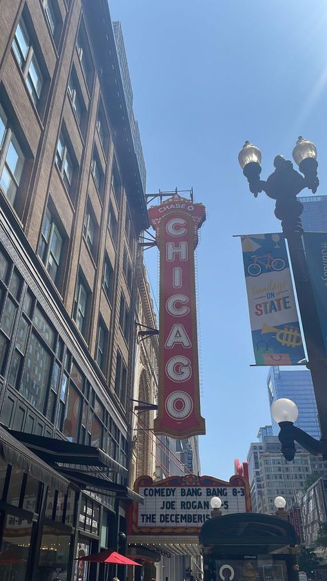 chicago sign pictures, travel, chicago aesthetic Chicago Sightseeing, Travel Chicago, Chicago Signs, Chicago Aesthetic, Sign Post, Big Ben, Times Square, Chicago, Building