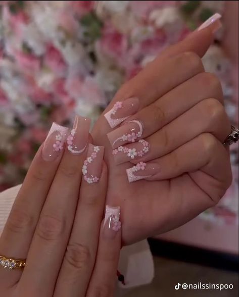 Sweet 16 Nails, Quince Nails, Quinceanera Nails, Smink Inspiration, Girly Acrylic Nails, Simple Acrylic Nails, Short Square Acrylic Nails, Acrylic Nails Coffin Pink, Unique Acrylic Nails