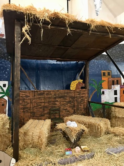 Nativity Stable For Christmas Play, Christmas Manger Nativity, Christmas Crib Ideas For Competition, Manger Decorations Christmas, Nativity Scene Trunk Or Treat, Life Size Manger Diy, Diy Christmas Manger Ideas, Back To Bethlehem Night, Nativity Play Set Design