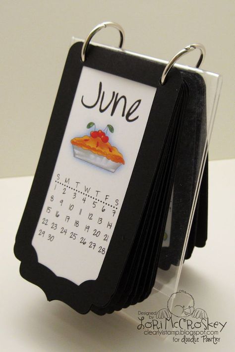 Love Calendar Ideas, Cute Calendar Ideas, Diy Calendar Ideas, Homemade Calendar, Diy Desk Calendar, Hanging File Organizer, Calendar Holder, Easel Calendar, Flip Calendar