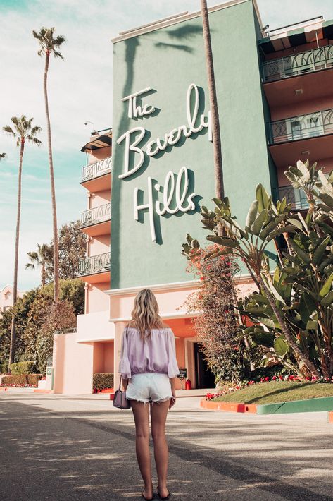 The ultimate LA photography guide to all my favorite Los Angeles Instagram spots. Sharing all of my favorite Los Angeles photography locations and their addresses, from Melrose to the Getty Museum to The Last Bookstore to Mulholland Drive and everywhere in between. Read on for over 70 Los Angeles picture ideas to capture that iconic Los Angeles aesthetic, from palm trees to sunsets to retro glam. #losangelesphotography #lainstagram La Neighborhoods, Los Angeles Photography Locations, Beverly Hills Sign, San Gabriel Mission, Redondo Beach Pier, Los Angeles Pictures, La Aesthetic, The Last Bookstore, Malibu Farm