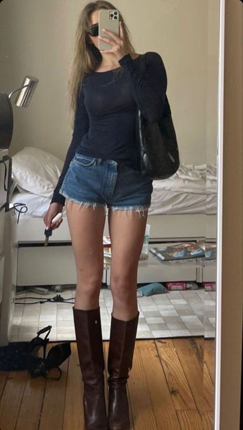 Mode Inspo, Loose Shorts, 가을 패션, Short Shorts, Mode Inspiration, Looks Vintage, Boots Outfit, The Mirror, Cute Casual Outfits