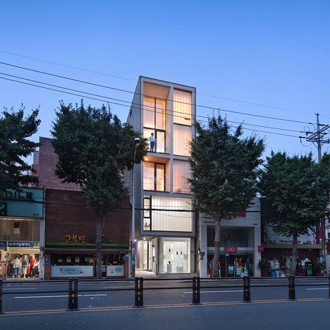 An apartment, community space and shop are accommodated in this building squeezed onto a narrow plot in the South Korean city of Busan by JMY Architects Korean City, Narrow House Designs, Busan South Korea, Narrow House, Community Space, Retail Space, South Korean, Contemporary Architecture, Busan