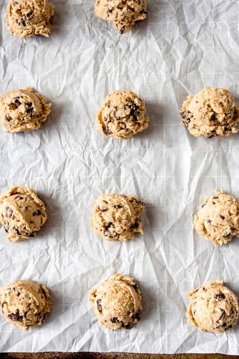 Is there anything better than the simple joy of classic Oatmeal Chocolate Chip Cookies with a tall glass of cold milk? The chewy oats and rich chocolate just beg to be dunked! #oatmeal #cookies #chocolatechips #easy #recipe #dessert #oats #homemade #best #soft #chewy Cookie Base Recipe, Toffee Chips, Caramel Bits, Best Oatmeal, White Chocolate Cranberry, Cookie House, Oatmeal Chocolate Chip Cookies, Chocolate Chip Oatmeal, Oatmeal Cookies