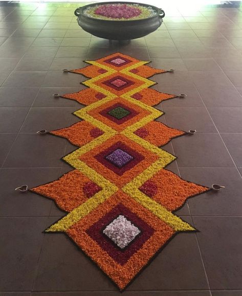 Floral Rangoli, Pookalam Design, Simple Flower Rangoli, Indian Wedding Decor, Rangoli Designs Simple Diwali, Diwali Decoration Items, Rangoli Designs Latest, Simple Rangoli Designs Images, Simple Rangoli Border Designs