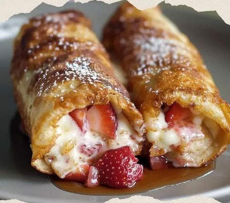 Strawberry Chimichanga, Strawberry Cheesecake Chimichangas Recipe, Cheesecake Chimichangas, Strawberry Cheesecake Chimichangas, Dessert Flavors, American Cheesecake, American Dessert, Cream Cheese Pie, American Desserts