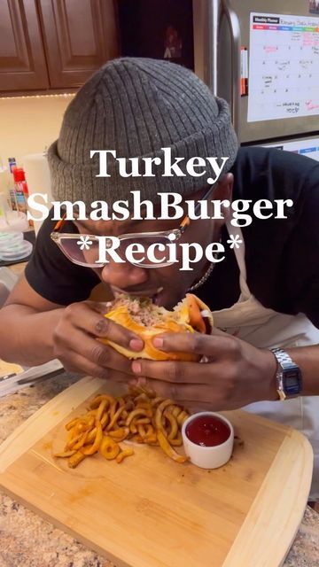 Smashed Turkey Burger Recipes, Smash Turkey Burger Recipe, Turkey Smash Burger Recipes, Smash Turkey Burger, Turkey Smash Burgers, Smash Burger Recipe, Turkey Burger Recipes, Superbowl Snacks, Turkey Burger