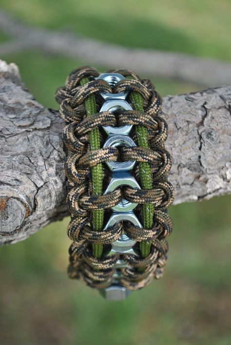 Customizable Paracord Bracelet, Hex Nut by EagleParacrafts on Etsy Duck Call Lanyard, Paracord Designs, Paracord Belt, Paracord Bracelet Designs, Paracord Armband, Paracord Diy, Dog Collar With Name, Cute Dog Collars, Custom Dog Collars