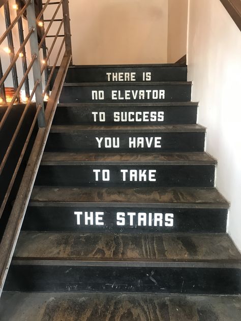 Gym Stairs Design, Gym Entrance Design Entry Ways, Gym Lobby Design, Luxury Gym Interior Design, Gym Interior Design Ideas Modern Luxury, Luxury Gym Interior, Gym Stairs, Commercial Gym Design, Gym Designs