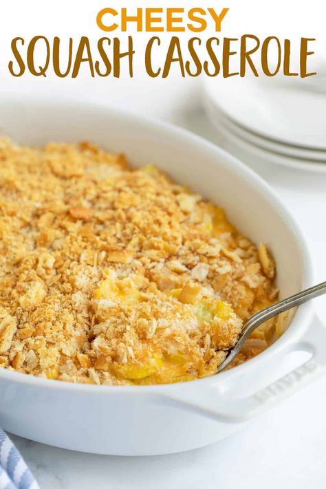 Cheesy Squash Casserole Best Squash Casserole, Cheesy Squash Casserole, Easy Squash Casserole, Cheesy Squash, Summer Squash Casserole, Yellow Squash Casserole, Potluck Side Dishes, Cracker Toppings, Squash Casserole Recipes