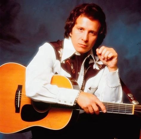 Don McLean - American Pie (1971) See more : https://classix.vietut.com/7ae5b5229a Don Mclean American Pie, Don Mclean, American Pie, See More, The Outsiders, Singing, Pie, Collage, Music