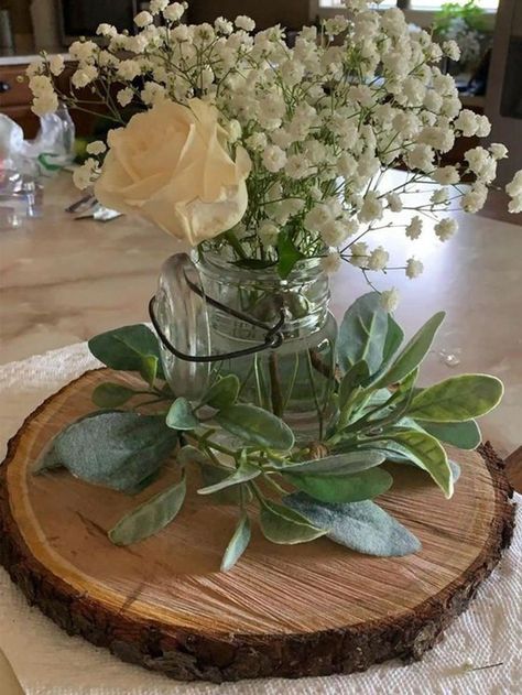 Multicolor  Collar  Wood   Embellished   Wedding & Event Wood Slice Decorations, Cake Stand Diy, Wood Slice Centerpiece, Wood Centerpieces Wedding, Wood Slice Decor, Display Cake, Lantern Centerpiece Wedding, Candle Display, Green Centerpieces