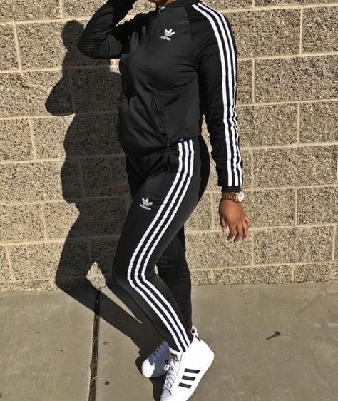 pin ‘ @kjvougee ⚠️ Adidas Outfit Women, Cute Sweats, Sports Shoes Outfit, Look Adidas, Adidas Girl, Adidas Outfit, Tracksuit Women, Sport Dress, Cool Hoodies