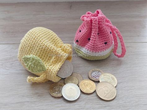 Crochet Lemon Bag Free Pattern, Coin Purse Crochet Pattern, ميدالية مفاتيح, Crochet Pour Halloween, Crochet Drawstring Bag, Crochet Mini Bag, Coin Purse Pattern, Crochet Coin Purse, Crochet Unique