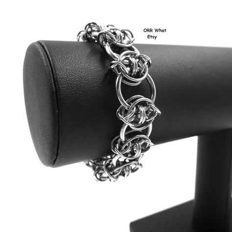 Barbed Wire O-ring Free Ship USA Bracelet Chain Link Enclosed - Etsy Chainmaille Patterns, Usa Bracelet, Jewelry Goth, Chainmail Bracelet, Gothic Bracelet, Bracelet Chain, Barbed Wire, Crystal Choker, Chain Mail