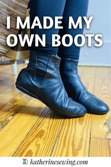 chelsea boots Home Made Shoes, Leather Shoe Pattern, Slipper Boots Sewing Pattern Free, How To Make Your Own Shoes, Shoes Diy Ideas, Diy Leather Shoes, Leather Boots Diy, Make Boots, Diy Boots