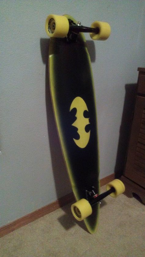 Batman Skateboard, Penny Boards, Long Skate, Board Skateboard, Long Boards, Skate Boards, Longboard Design, Girls Football Boots, Penny Board