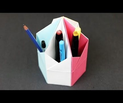 Origami Triangular Pencil Holder Desk Organizer Easy Paper Craft Tutorial! Origami Pencil Holder, Desk Organizing, Origami Projects, Origami Videos, Origami Models, Paper Craft Tutorials, Easy Origami, Phone Wallpaper For Men, Diy Desk