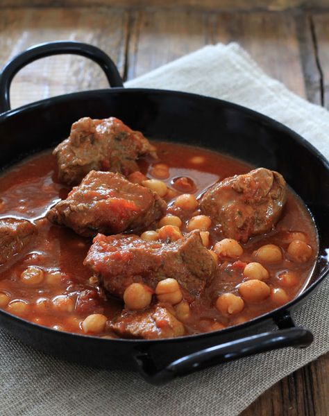 easter lamb recipe Lamb Stew Recipes, Armenian Recipes, Chickpea Stew, Lamb Stew, Turkish Food, Pea Recipes, Simple Dinner, Chickpea Recipes, Easy Lunch Recipes