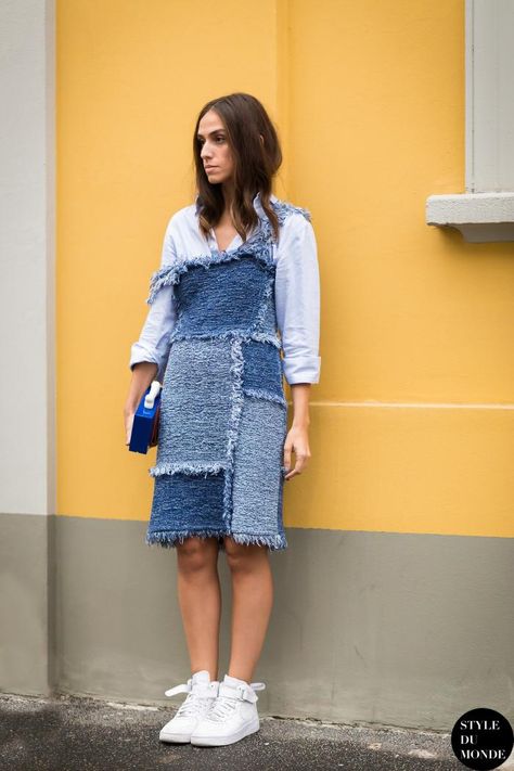 How to Style a Denim Dress For Spring 2015 - chic frayed patchwork denim dress layered over a button-down shirt and styled with sporty hightop sneakers Airforce 1 Outfit Women Casual, Airforce 1 Outfit Women, Recyceltes Denim, Afrikaanse Mode, Denim Inspiration, Denim Ideas, Mode Jeans, All Jeans, Street Style Trends