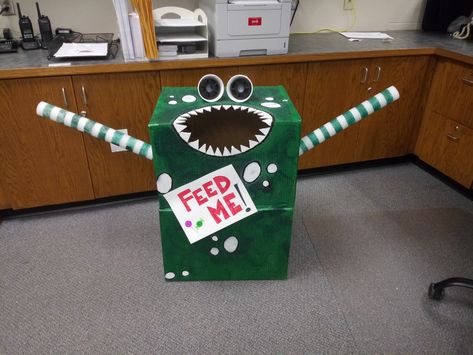 Trunk or treat at our school.. Made this for the candy donations Candy Monster Donation Bin, Candy Monster Donation, Candy Donation Box Ideas Halloween, Candy Monster, Halloween Candy Box, Halloween School Treats, Monster Box, Pto Ideas, Door Options