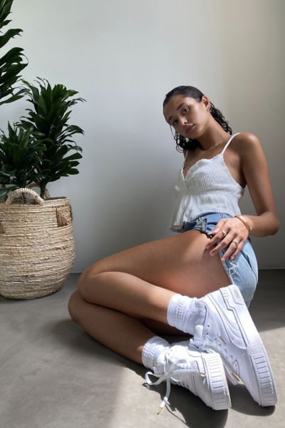 Puma Cali Sport Outfit, Puma Cali Outfit, Puma Carina Outfit, White Puma Outfit, Puma Outfit Women, Puma Shoes Outfit, Puma Sneakers Outfit, White Pumas, Platform Sneakers Outfit