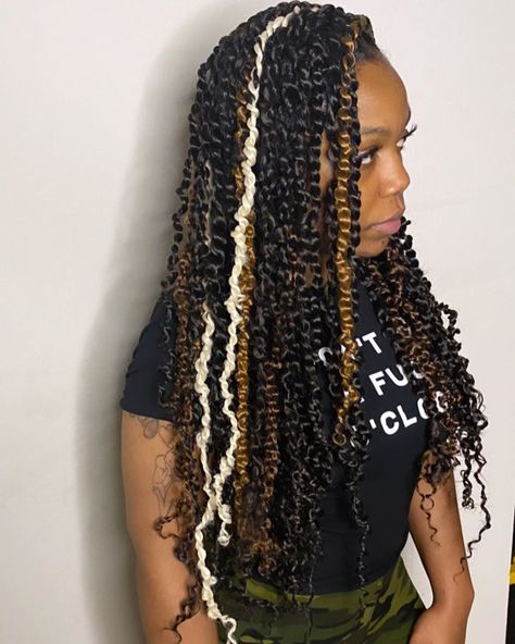 Box Braid Ombre, Black Twists, Vacation Hair, Passion Twists, Vacation Hairstyles, Twisted Updo, Ombre Hair Extensions, Box Braids Hairstyles For Black Women, Braided Ponytail Hairstyles