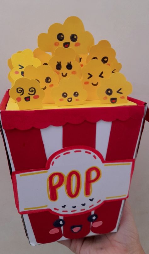 Popcorn Boxes Ideas, Popcorn Art For Kids, Math Crafts, Scrapbook Titles, Candy Crafts, Popcorn Box, Class Design, Christmas Classroom, Teaching Materials