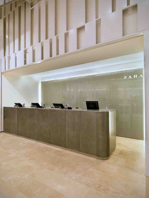 Zara Rome / Duccio Grassi Architects Zara Rome / Duccio Grassi Architects – ArchDaily   counter Reception Lobby Design, Zara Store, Retail Inspiration, Asian Homes, Lobby Design, Reception Design, Reception Area, Retail Store Design, Fashion Stores