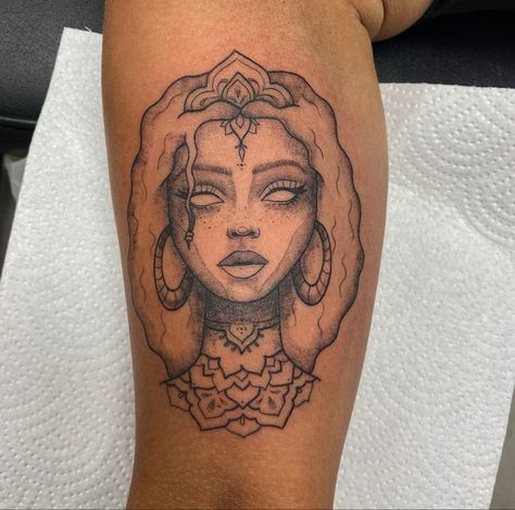 Black Women Face Tattoos, Serious Tattoos, Aries Zodiac Tattoos, Afro Tattoo, Face Tattoos For Women, Skin Tattoo, Tattoo Thoughts, Drawing Designs, Girl Tattoo