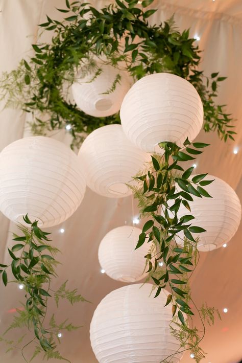 Small Garden Wedding Decorations, Indoor Floral Party Decor, How To Decorate Paper Lanterns, Greenery Party Decorations, Botanical Decorations Party, Garden Themed Decorations, Natural Party Decor, Plant Decor Party, Earthy Decorations Party