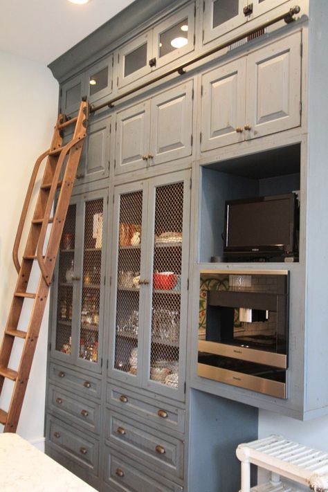 Floor To Ceiling Cabinet Dining Room, Ladder For Tall Kitchen Cabinets, Tall Narrow Kitchen Cabinet Ideas, Kitchen Sliding Ladder, Kitchen With Tall Ceilings Interior Design, Kitchens In Historic Homes, Unique Kitchen Built Ins, Pantry Floor To Ceiling Cabinets, Kitchen 10 Foot Ceiling Cabinets