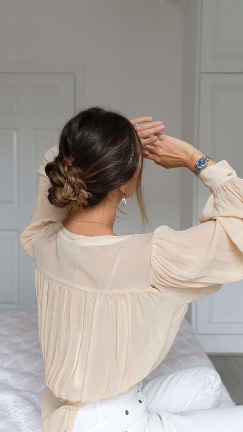 Messy Bun Back View, Messy Bunny Hairstyles, Low Messy Buns, Cute Messy Buns, Seattle Style, Messy Bun Tutorial, Seattle Fashion, Hair Bun Tutorial, Long Dark Hair