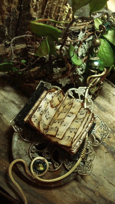 . Fantasy Dream, Music Of The Night, Dream Land, Fairy Book, Foto Art, Armors, Old Book, Altered Books, Art Lovers