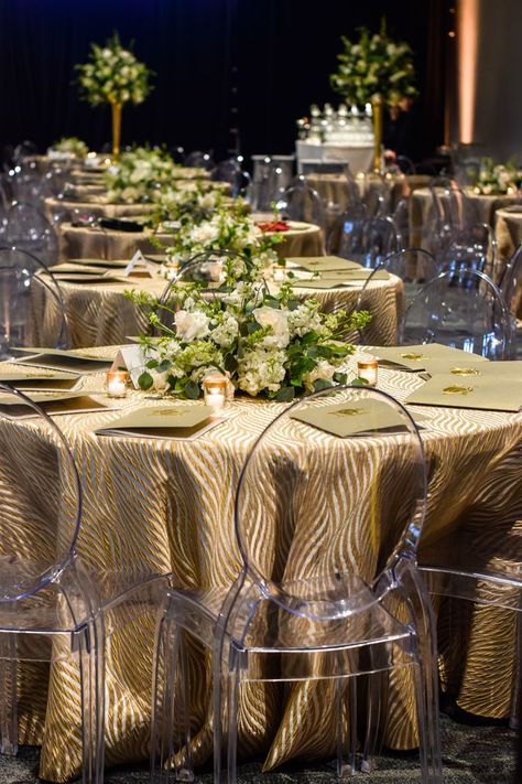 Party Color Ideas, Green And Gold Party, Gala Planning, Luxury Event Decor, Gala Decorations, Gala Themes, Corporate Dinner, Corporate Events Decoration, Gala Ideas