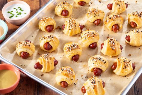 Pigs in a Blanket Are Everyone's Favorite Party Appetizer for a Reasonthepioneerwoman Favorite Party Appetizers, Sausage Wrap, Fancy Appetizers, Crescent Dough, Superbowl Snacks, Pigs In A Blanket, Super Bowl Food, Super Easy Recipes, How To Cook Sausage