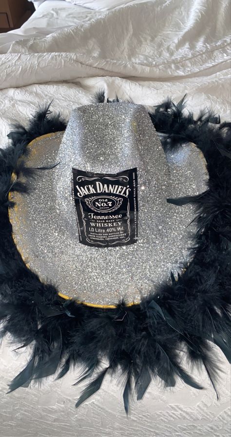 Jack Daniels Cowboy Hats Diy, Halloween Costumes Liquor Bottles, Liquor Cowgirl Costume, Alcohol Cowgirl Costume, Jack Daniels Cowboy Hat, Alcohol Inspired Halloween Costumes, Alc Cowboy Hats, Jack Daniels Halloween Costume, Alcohol Group Costume