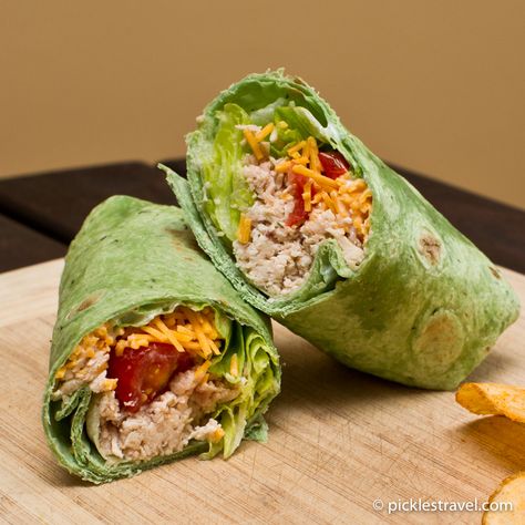 Chicken Ranch Wrap Recipe Family Picnic Foods, Grilled Chicken Wraps, Summer Picnic Food, Sandwich Wraps Recipes, Salad Wrap, Picnic Sandwiches, Spinach Wraps, Chicken Salad Wrap, Summer Sandwiches