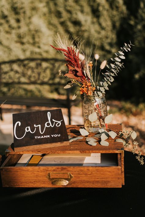 Rustic Card Table Wedding, Card And Gift Table Wedding Boho, Western Card Box For Wedding, Western Gift Table, Wedding Gift Table Ideas Rustic, Western Wedding Card Box Ideas, Western Guest Book Ideas For Wedding, Boho Wedding Card Box Ideas, Fall Wedding Gift Table