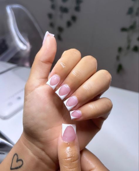 French Tip Acrylic Nails Duck, Short Duck Nails Christmas, Duckie French Tip, Short White French Tip Duck Nails, White Duck French Tips, French Tip Nails Duck, Clear Base French Nails, French Duck Nails Short, French Tip Duck Nails Short