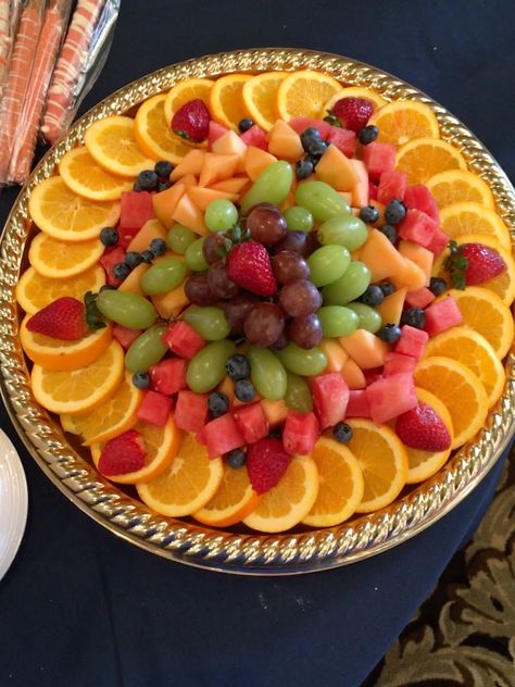 Fruit platter, with grapes, oranges, watermelon, cantaloupe, blueberries and strawberries. Made by me (MinniePearl94). Fruit Platter Ideas Party, Blueberries And Strawberries, Fruit Buffet, Fruit Trays, Fruit Platter Designs, Party Food Platters, Veggie Tray, Fruit Dishes, Fruit Salad Recipes