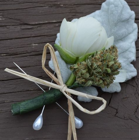 Devils Lettuce, Valentine Bouquet, Hippie Wedding, Future Wedding Plans, Puff And Pass, Future Wife, Dreamy Wedding, Wedding Planning Tips, Themed Wedding