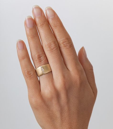 Dainty gold band