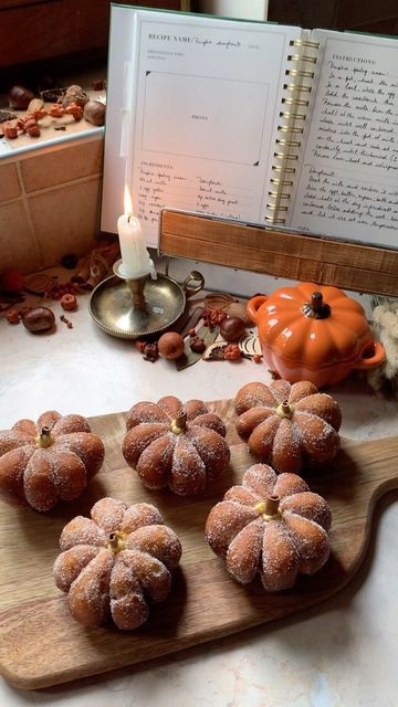 Cozy Autumn Food, Autumn Pastries, Autumnal Baking, Romanticizing Autumn, Pumpkin Pastry, Autumn Cooking, Pumpkin Doughnuts, Tis Autumn, Halloween Aesthetics