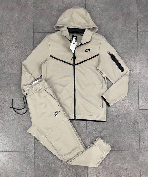 3 days max delivery for all world Nike Tech Fleece Outfit Men, Nike Tech Jacket, Nike Fits, Nike Clothes Mens, Nike Tech Fleece Hoodie, Hype Clothing, Trendy Boy Outfits, Baby Nike, Cute Nike Outfits