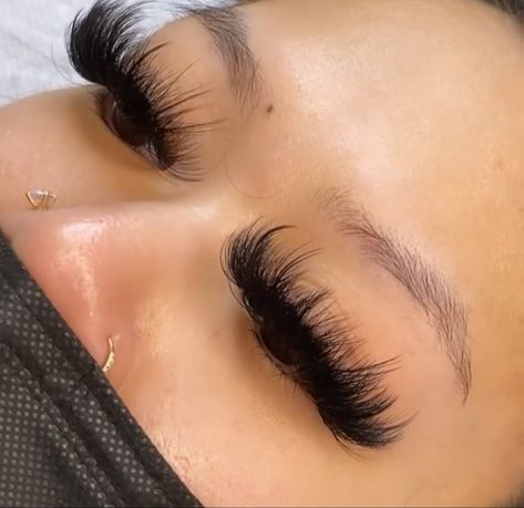 💐 pin posted by @misstrishlyn 🧚🏾‍♀️✨🦋 Wispy Mega Volume Lash Extensions, Mega Volume Lash Extensions, Lash Ideas, Natural Fake Eyelashes, Best Lash Extensions, Lashes Fake Eyelashes, Wispy Eyelashes, Glitter Makeup Looks, Big Lashes