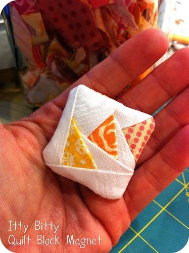 Mini-Quilt Fridge Magnets... perrrfect way to try out  new designs.. Quilt Magnets, Quilt Retreat, Quilted Gifts, Miniature Quilts, Quilt Guild, Book Quilt, Free Quilting, Quilting Tips, Mini Quilts