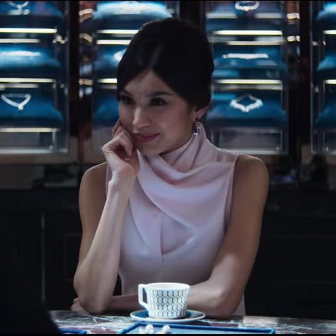 Astrid Crazy Rich Asians, Crazy Rich Asians Outfits, Astrid Leong, Rich Asian Fashion, Gemma Chan, Crazy Rich Asians, Crazy Rich, Asian Outfits, Rich Girl